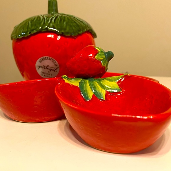 Strawberry 🍓 Kitchen Accessories | Jar w/ Lid & 3-section Toppings Serving Dish - Picture 4 of 12